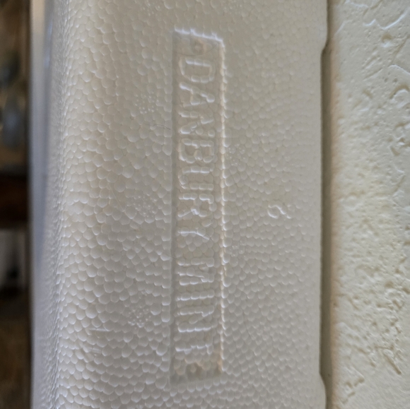 NEW in original box- Boyds Bears 'Christmas Joy' Danbury Mint numbered plate. - Picture 9 of 9